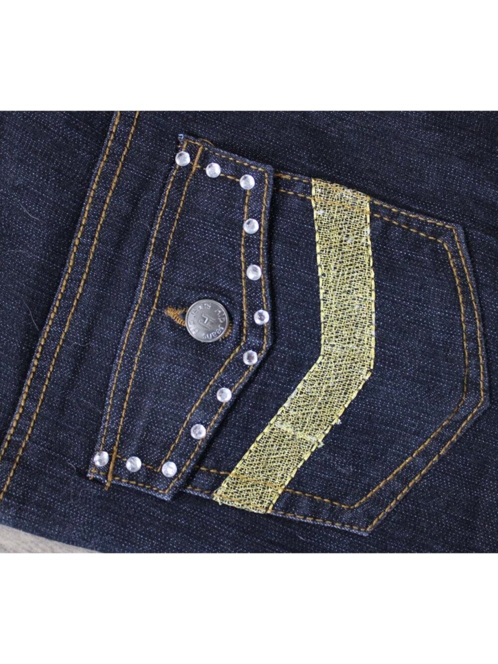 BNWT HIP JEANS BLINGED OUT KNEE LENGTH SHORTS SIZE 14 STRETCH - Picture 3 of 5